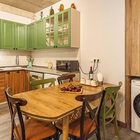 Veli Group Apartment Near White Bridge ° Kutaisi Exterior foto