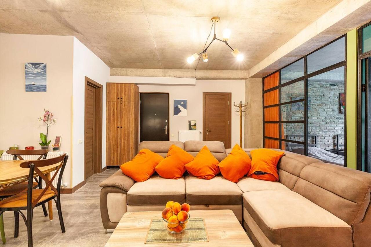 Veli Group Apartment Near White Bridge ° Kutaisi Exterior foto