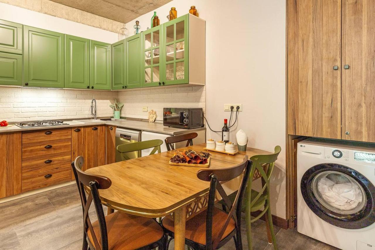 Veli Group Apartment Near White Bridge ° Kutaisi Exterior foto