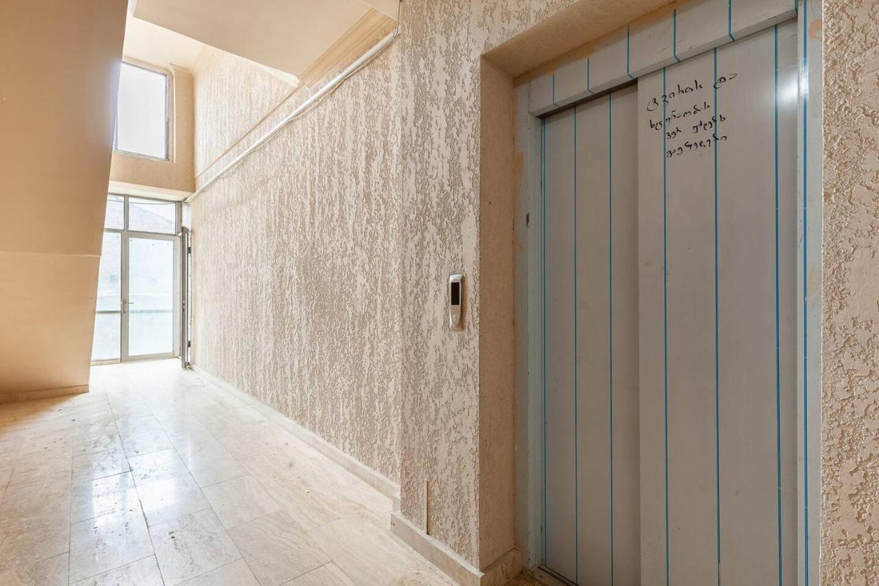 Veli Group Apartment Near White Bridge ° Kutaisi Exterior foto