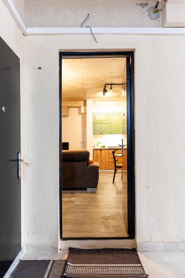Veli Group Apartment Near White Bridge ° Kutaisi Exterior foto